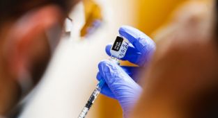 Üçüncü doz Kovid-19 aşısı hastalığı ağır geçirme riskini yüzde 97 azaltıyor