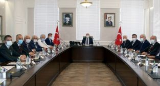 Vali Köşger’den Afetzedelere Yardım Konusunda Birlik Çağrısı