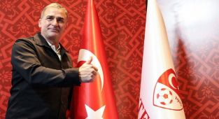 A Milli Futbol Takımı'nın 46. teknik direktörü Stefan Kuntz