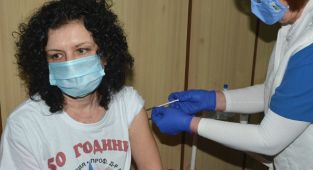 AB'de aşılama oranında doğu ülkeleri 'batı'ya yaklaşamıyor