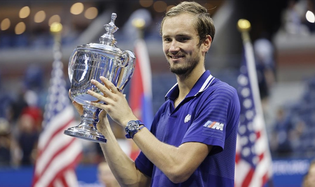 ABD Açık Tenis Turnuvası tek erkeklerde Medvedev şampiyon oldu