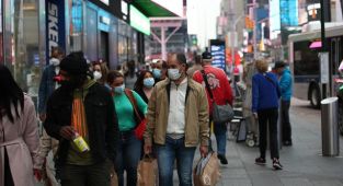 ABD'de Kovid-19 nedeniyle 2 bin 590 kişi hayatını kaybetti