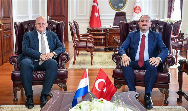 Adalet Bakanı Gül, Hollanda Adalet ve Güvenlik Bakanı Grapperhaus ile görüştü