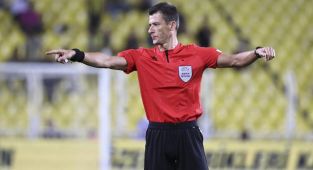 Ajax-Beşiktaş maçını yönetecek hakem açıklandı