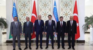 AK Parti Genel Başkanvekili Kurtulmuş, Özbekistan Başbakan Yardımcısı Umurzakov ile görüştü