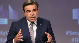 Avrupa Komisyonu Başkan Yardımcısı Schinas: Türkiye olası göç akını için doğru mesajlar veriyor