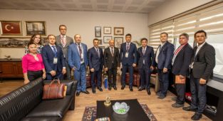 Başkan Soyer uluslararası Kültür Zirvesi’nin konuklarıyla bir araya geldi