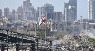 Beyrut patlaması sırasında ağır yaralanan bir kişi 14 ay sonra vefat etti