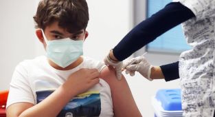 BioNTech/Pfizer: Kovid-19 aşısı 5-11 yaş grubunda koruyucu