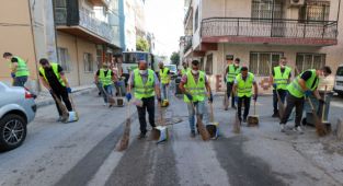 Buca sokaklarında dip köşe sonbahar temizliği