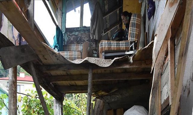 Cenaze evinde balkon çöktü: 13 yaralı