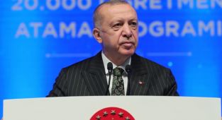 Cumhurbaşkanı Erdoğan: Okullarımızı açık tutmakta ve en iyi eğitim öğretimi vermekte kararlıyız