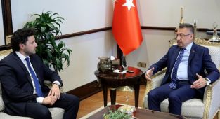 Cumhurbaşkanı Yardımcısı Oktay, Karadağ Başbakan Yardımcısı Abazoviç'i kabul etti