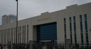 Danıştay, hasarlı araçta 'yeniden kullanılabilir parça'ya imkan tanıyan düzenlemenin yürütmesini durdurdu