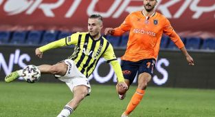 Fenerbahçe Süper Lig'de Medipol Başakşehir'e konuk olacak