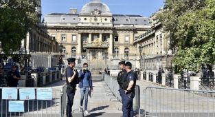 Fransa'da 2015'teki terör saldırılarına ilişkin dava başladı