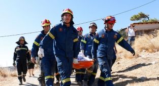 Girit'te depremin ardından 350'nin üzerinde binada hasar tespit edildi