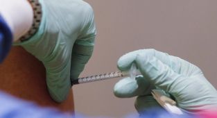 Hollanda Sağlık Konseyinden üçüncü doz Kovid-19 aşısı tavsiyesi