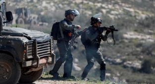 İsrail ordusu Filistinli bir gazeteciyi yaraladı