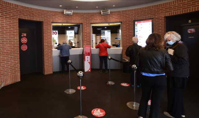 İtalya'da tiyatro, sinema ve statlarda seyirci kapasitesinin artırılmasına yeşil ışık yakıldı