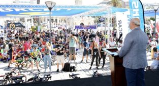  İzmir’de Pedallar Afetzede Çocukların Eğitimi İçin Döndü