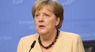 Merkel genel seçimde oyunu mektupla kullanacak