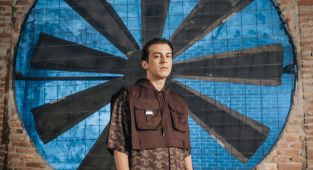 Norm ender fashıon week istanbul’da emre erdemoğlu defilesinde podyuma çıktı