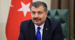 Sağlık Bakanı Koca'dan 'salgınla mücadelede simge bir gün' paylaşımı