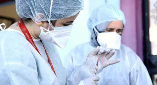 Sağlık Bakanlığından 'aşıların yan etkilerinin izlenmediği' iddiasına yanıt