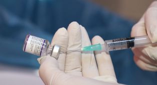 TÜSAD, Akciğer sertleşmesi bulunan hastaların Kovid-19 aşılarını yaptırmaları uyarısında bulundu