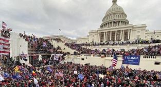 ABD Kongre baskını davalarında en uzun ceza 14 ayla sosyal medya tehdidine verildi