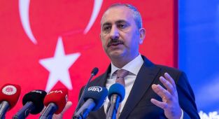 Adalet Bakanı Gül: Ülkemizin yanı başında bir terör devletine, terör koridoruna asla izin vermeyeceğiz