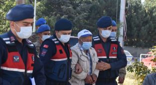 Afyonkarahisar'da 5 öğrencinin yaşamını yitirdiği kazayla ilgili gözaltına alınan servis şoförü adliyeye sevk edildi