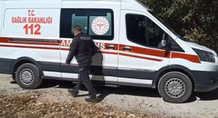 Ağacın altında terk edilmiş bebek bulundu