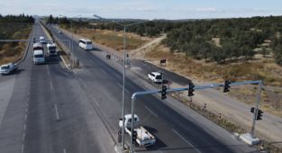 Altınova’da köy yollarına trafik bağlantısı artık daha güvenli