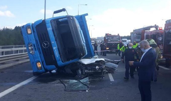 Annesini hastaneye ziyarete giderken feci kazada hayatını kaybetti