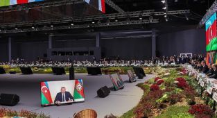 Azerbaycan Cumhurbaşkanı Aliyev: Aşı milliyetçiliğinden duyduğumuz memnuniyetsizliği açıkça ifade ediyoruz