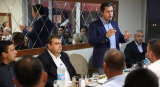 Başkan Yetişkin muhtarlarla bir araya geldi