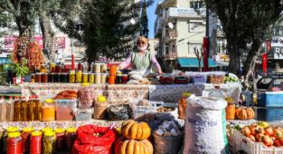 Buca’da köylüden halka satış pazarı
