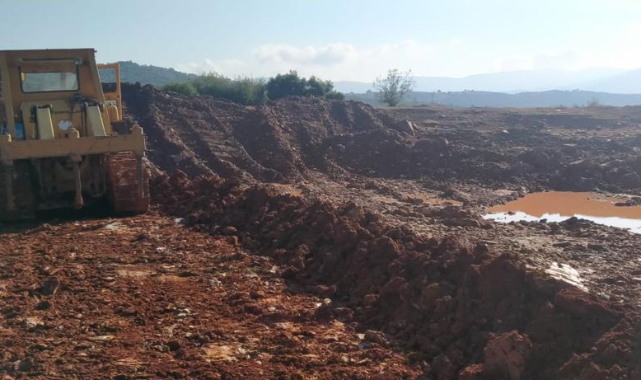 Büyükşehir Salihli Göletlerini Bakıma Aldı