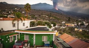 Cumbre Vieja Yanardağı'nın lavları La Palma Adası'ndaki riskleri artırıyor