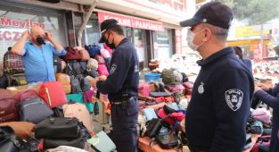 Efeler zabıtası salgın mesaisinde