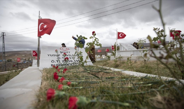 Eli kanlı PKK'nın katlettiği 33 Yavi şehidi, katliamın 28. yılında anıldı