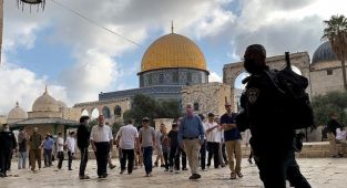 Fanatik Yahudilerden Mescid-i Aksa'ya baskın