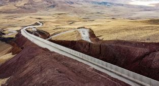 Göçün önlenmesi için Türkiye'nin kara sınırlarının yüzde 34'üne güvenlik duvarı örüldü