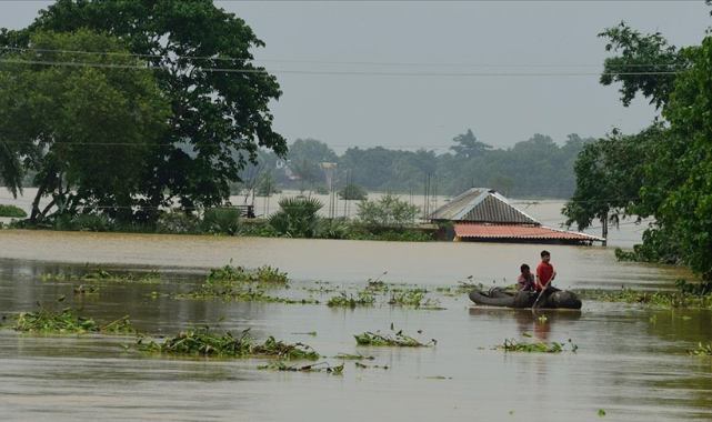 Hindistan'ın güneyindeki şiddetli yağışlar sonucu ölenlerin sayısı 24'e yükseldi