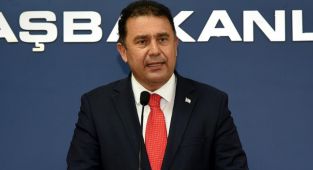 KKTC Başbakanı Saner hükümetin istifasını sunacağını açıkladı