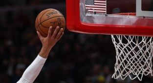 Ömer NBA'deki hazırlık maçında 'double double' yaptı