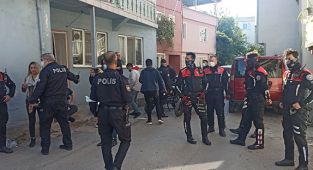 Rehine krizi: Av tüfeğiyle eşini ve 2 çocuğunu rehin aldı