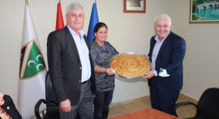 Tuncay özkan'dan izmir bosna sancak derneği’ne ziyaret